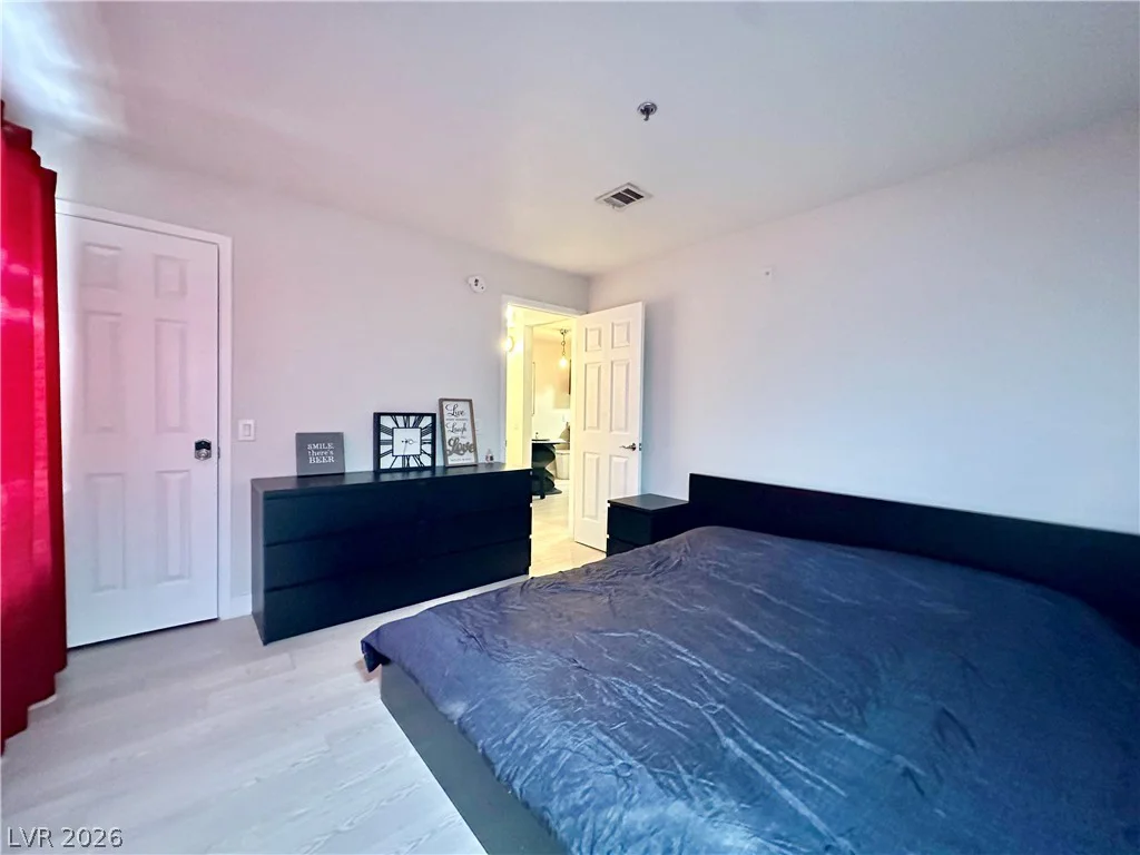 4200 Valley View, Las Vegas, NV 89103
