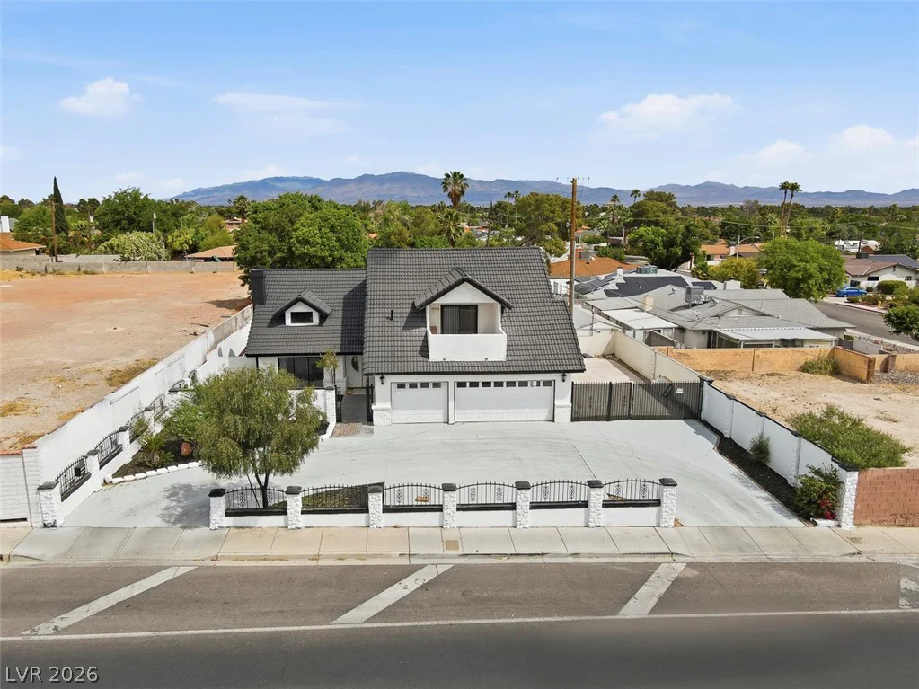 3200 Oakey, Las Vegas, NV 89102