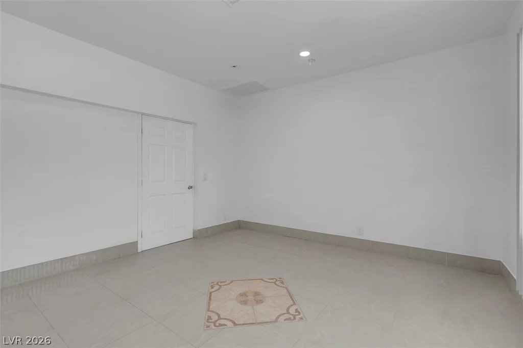 3200 Oakey, Las Vegas, NV 89102