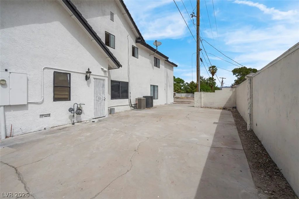 3200 Oakey, Las Vegas, NV 89102