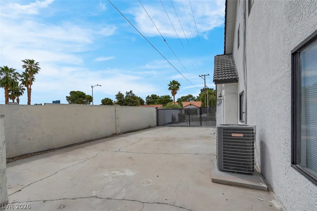 3200 Oakey, Las Vegas, NV 89102