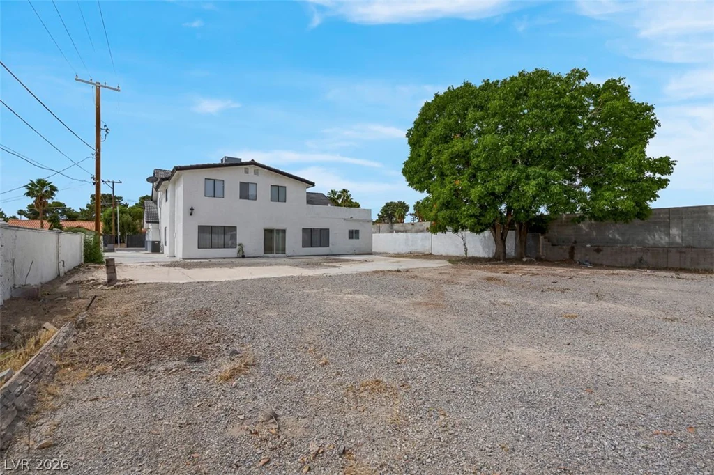 3200 Oakey, Las Vegas, NV 89102