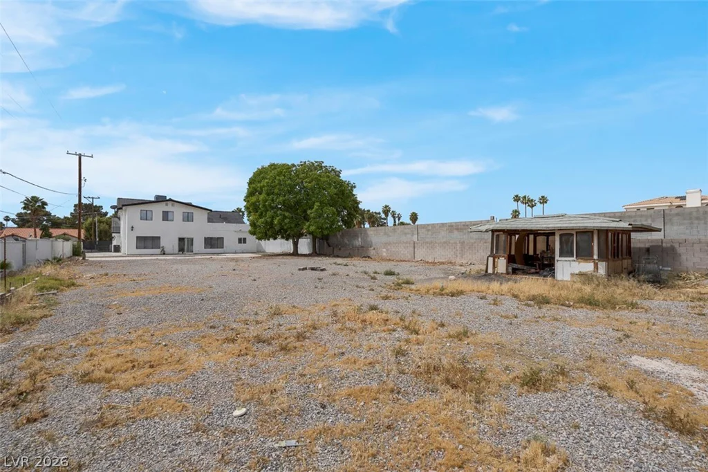 3200 Oakey, Las Vegas, NV 89102