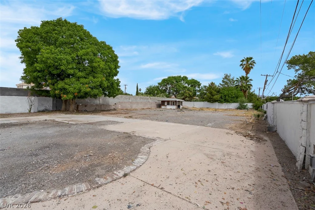 3200 Oakey, Las Vegas, NV 89102