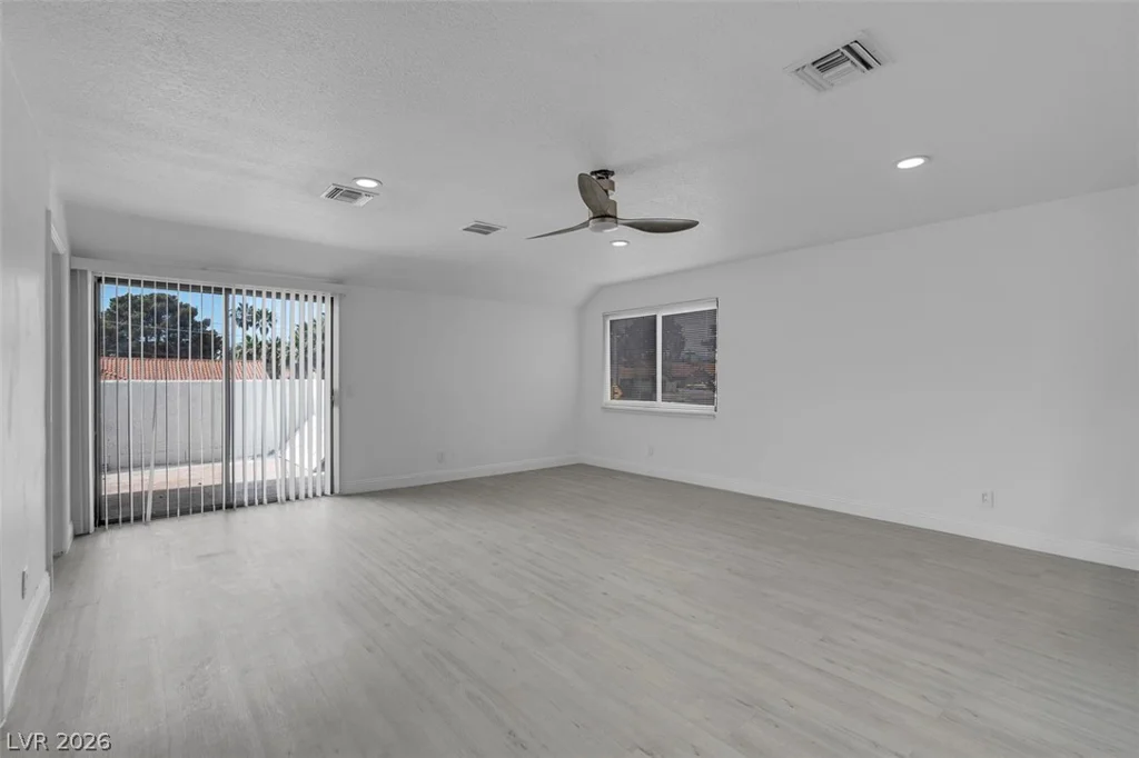 3200 Oakey, Las Vegas, NV 89102