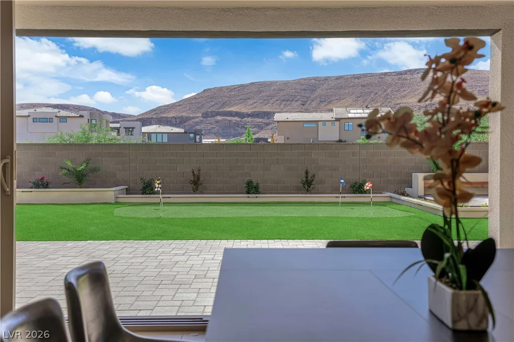 10663 Stone Ledge, Las Vegas, NV 89135