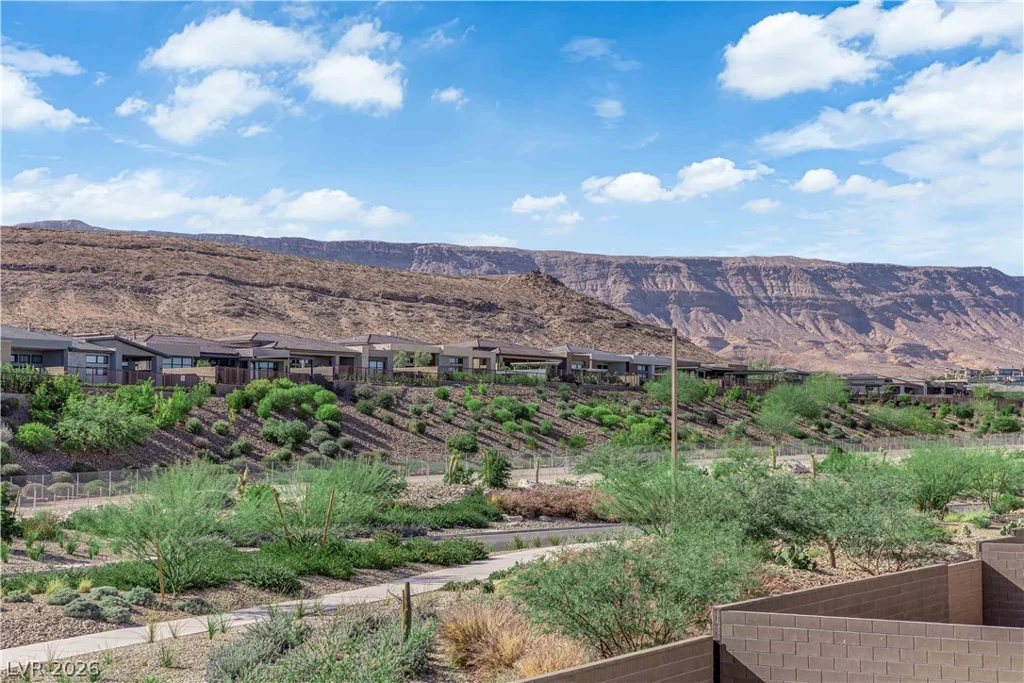 10663 Stone Ledge, Las Vegas, NV 89135