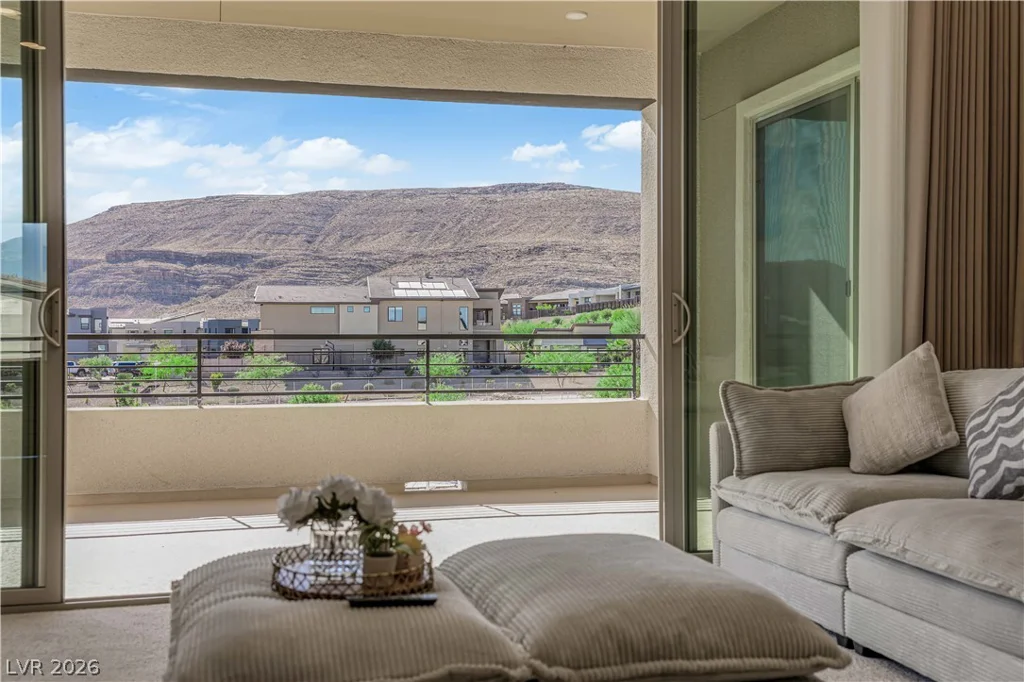 10663 Stone Ledge, Las Vegas, NV 89135
