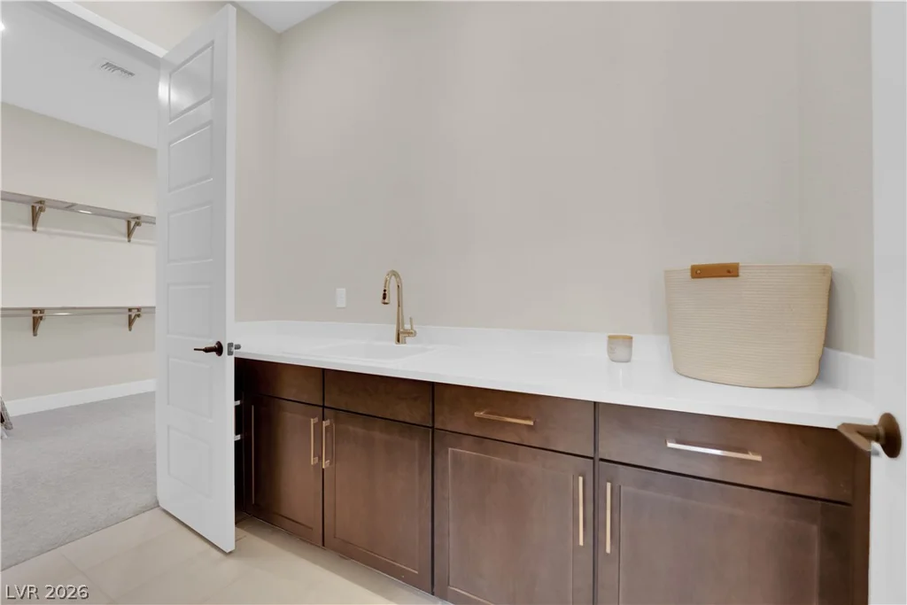 10663 Stone Ledge, Las Vegas, NV 89135