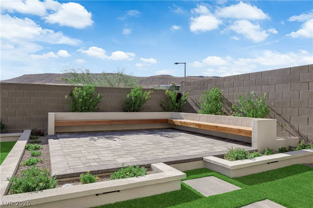 10663 Stone Ledge, Las Vegas, NV 89135