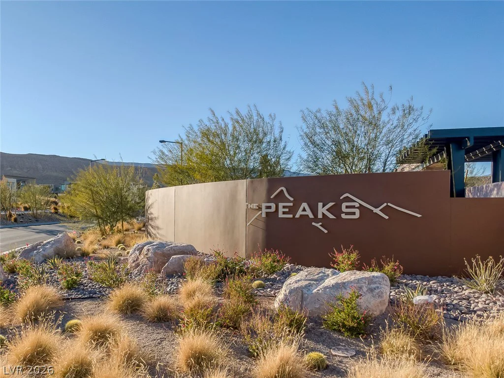 10663 Stone Ledge, Las Vegas, NV 89135