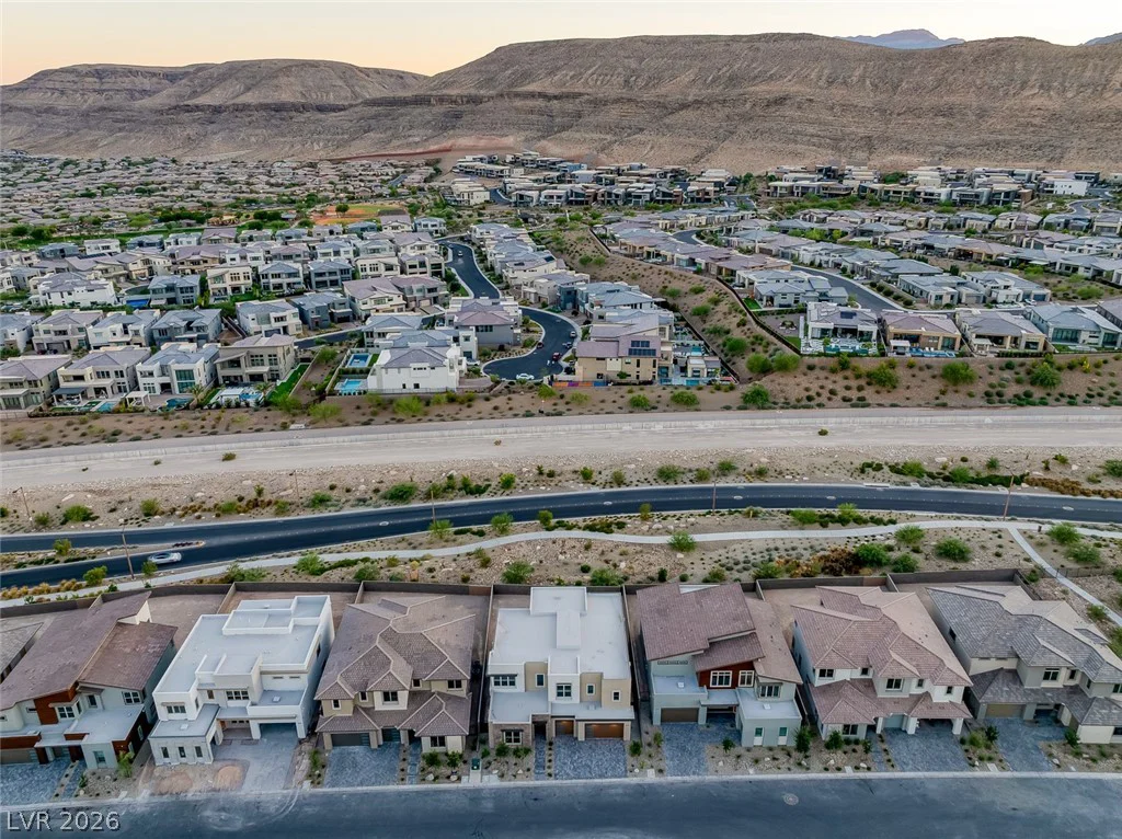 10663 Stone Ledge, Las Vegas, NV 89135
