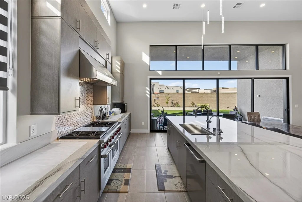 10766 Agate Cliffs, Las Vegas, NV 89135