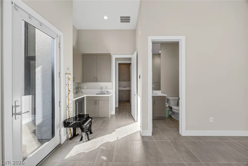 10766 Agate Cliffs, Las Vegas, NV 89135