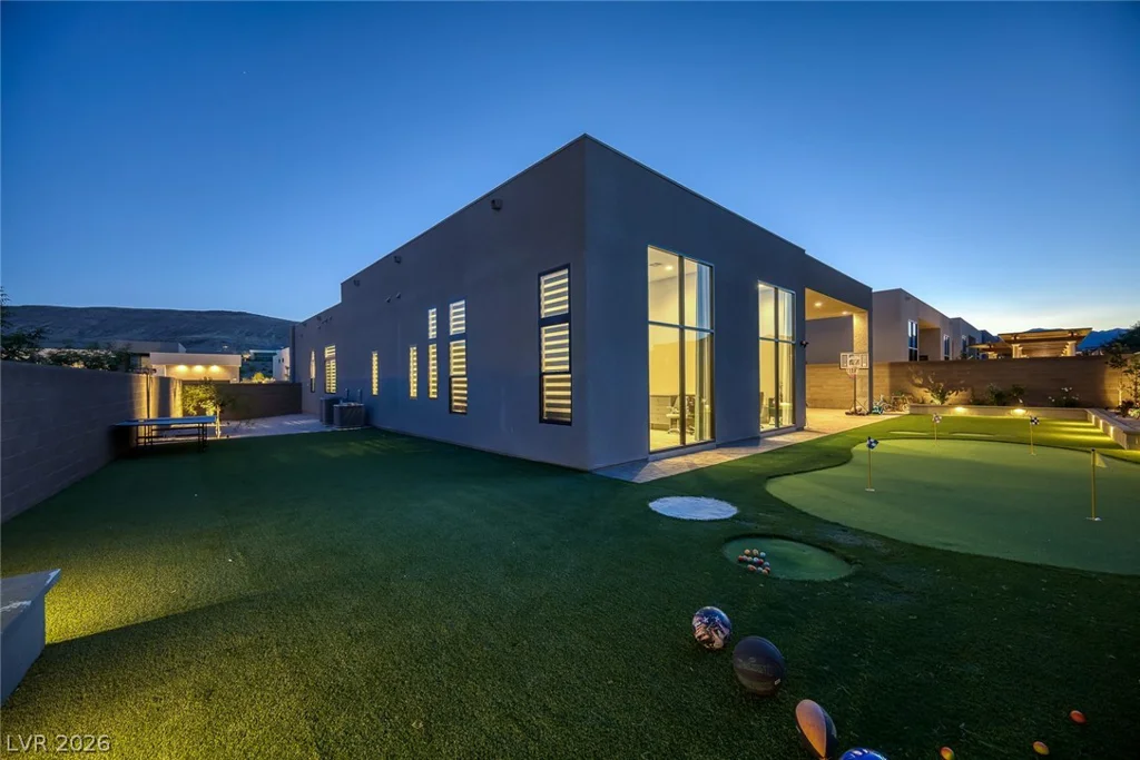 10766 Agate Cliffs, Las Vegas, NV 89135