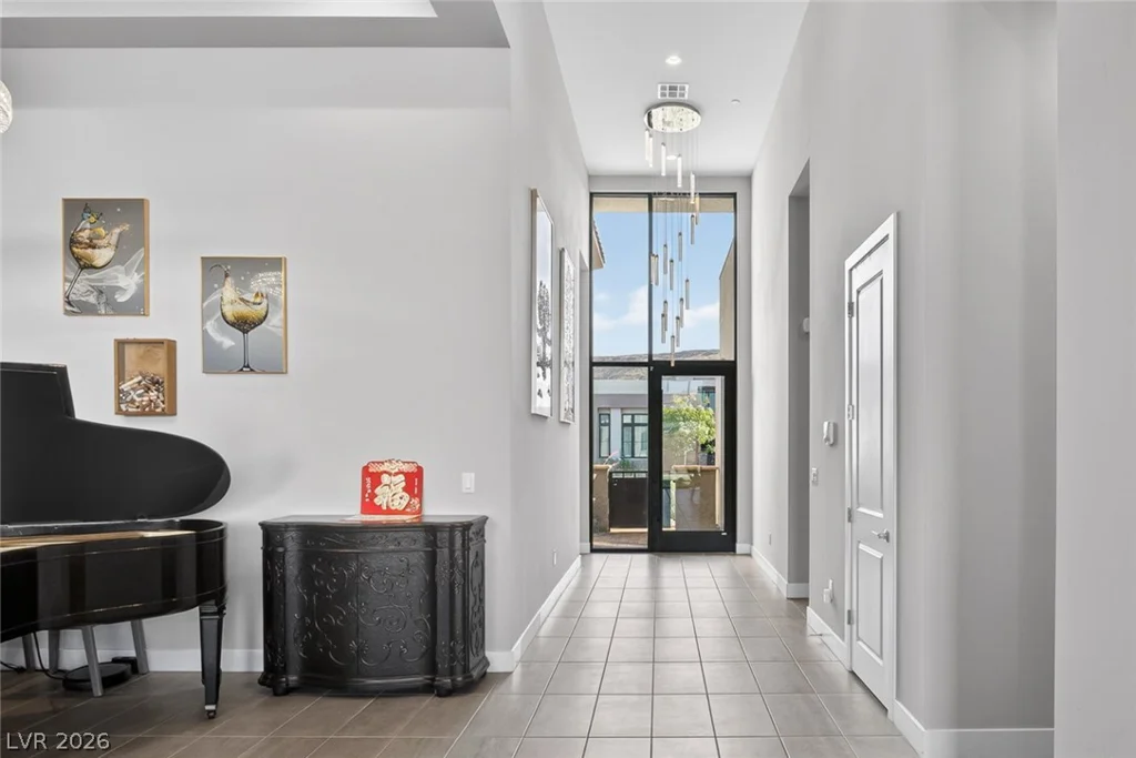 10766 Agate Cliffs, Las Vegas, NV 89135