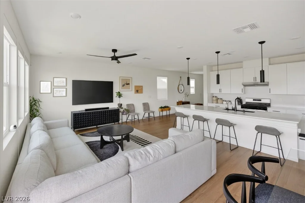 10210 Midnight Onyx, Las Vegas, NV 89141