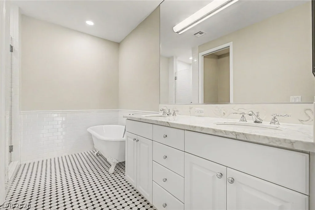9430 Laguna Niguel, Las Vegas, NV 89134