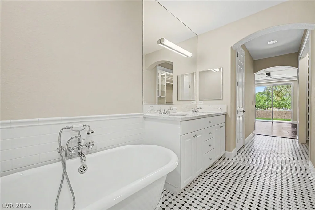 9430 Laguna Niguel, Las Vegas, NV 89134