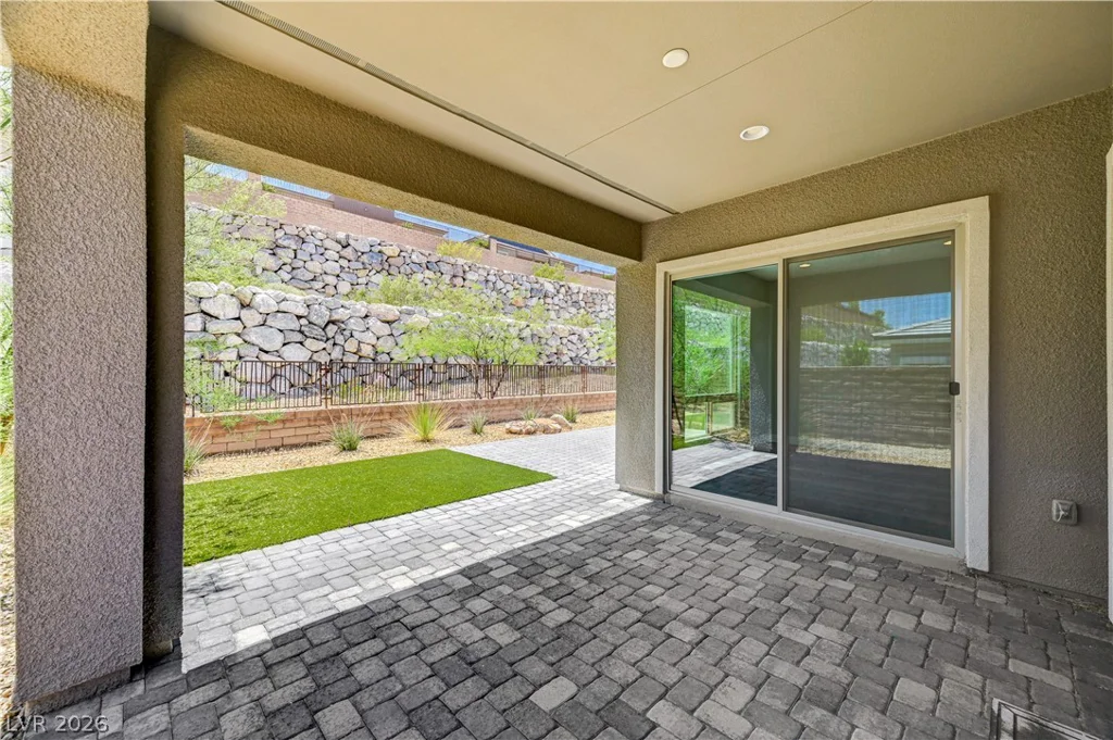 11121 Red Yucca, Las Vegas, NV 89138