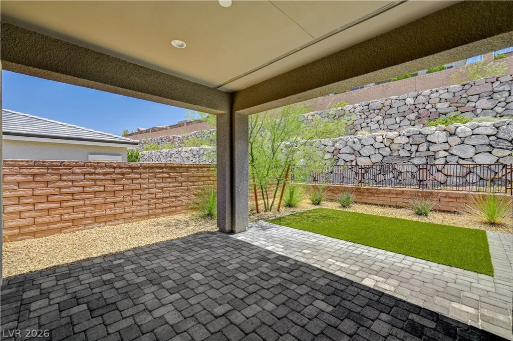 11121 Red Yucca, Las Vegas, NV 89138