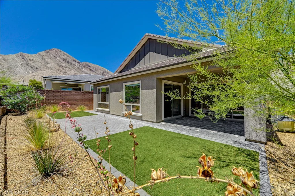 11121 Red Yucca, Las Vegas, NV 89138