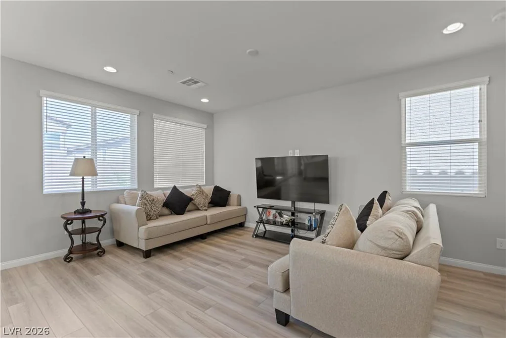 10590 Dryades, Las Vegas, NV 89166
