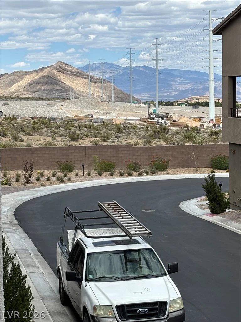 600 Carriage Hill, Las Vegas, NV 89138