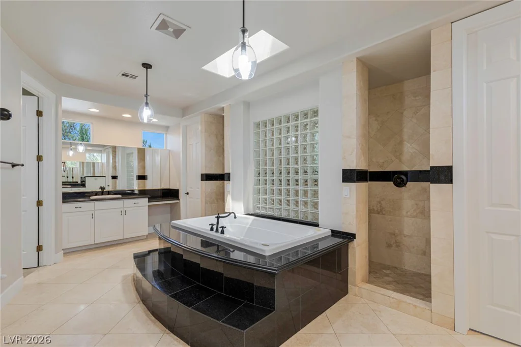 300 Kingsclear, Las Vegas, NV 89145