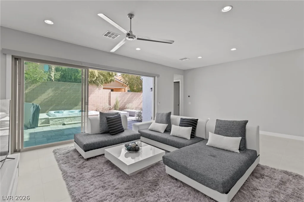 8990 Golden Crow, Las Vegas, NV 89148