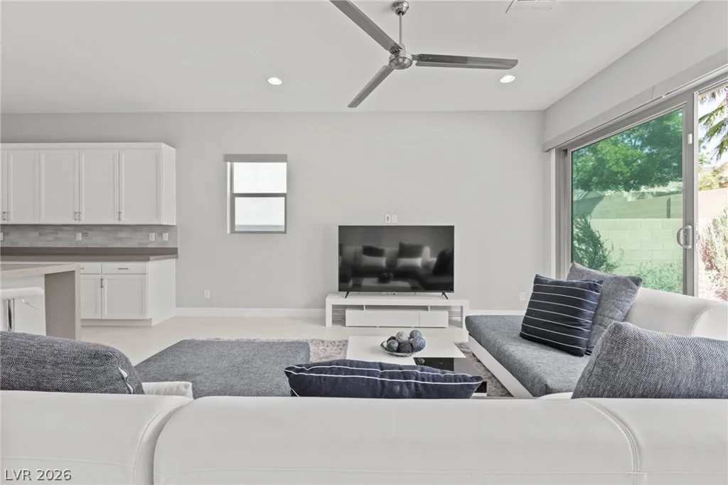 8990 Golden Crow, Las Vegas, NV 89148