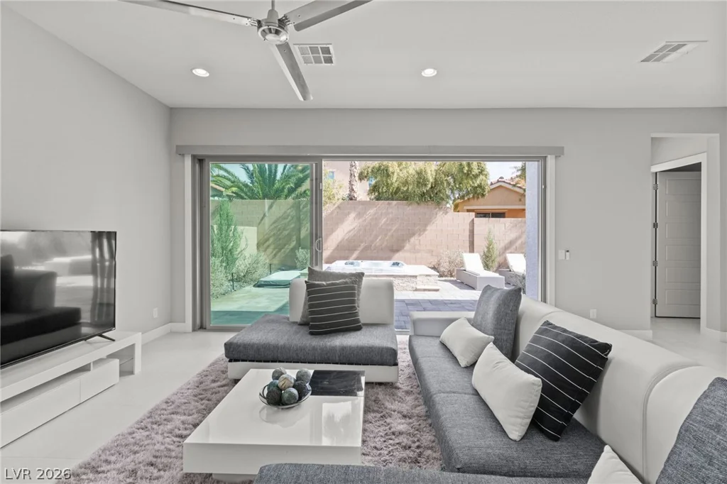 8990 Golden Crow, Las Vegas, NV 89148