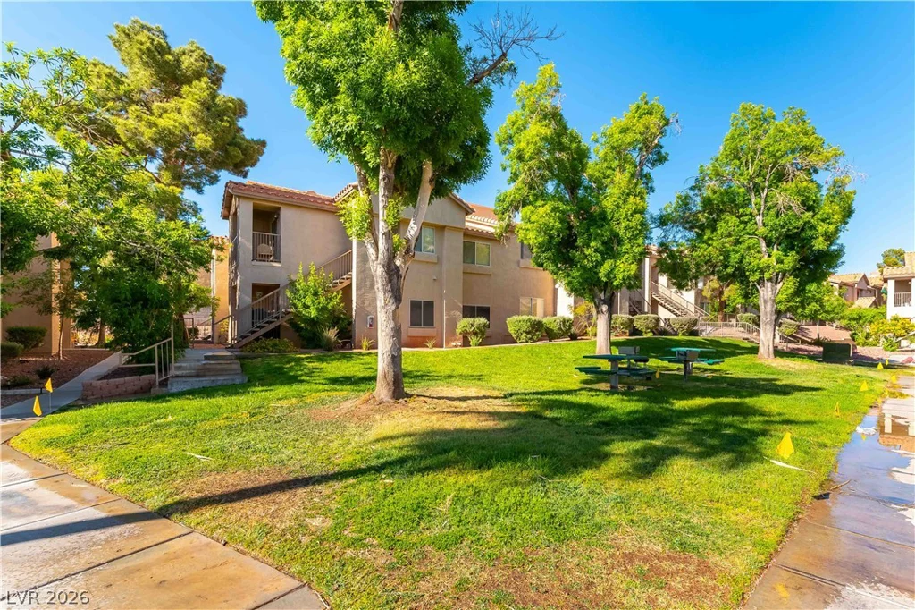 2110 Los Feliz, Las Vegas, NV 89156