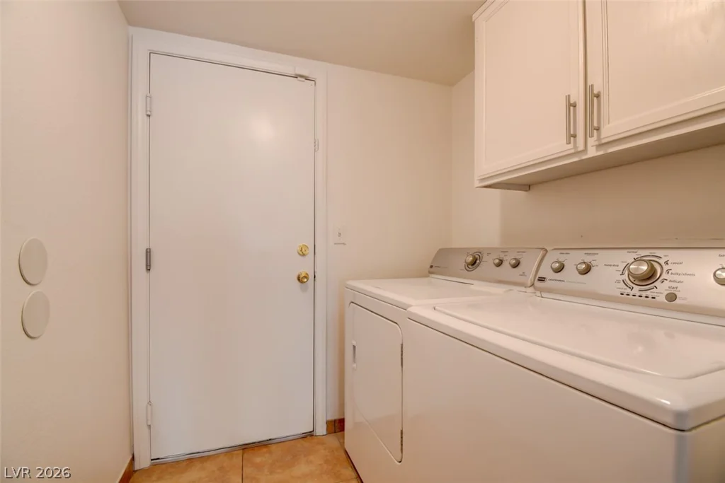2873 Moonlight Bay, Las Vegas, NV 89128
