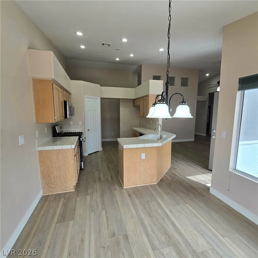 975 Royal Moon, Las Vegas, NV 89123