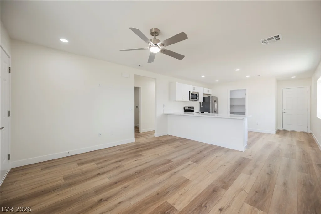 561 Valiant, Pahrump, NV 89060