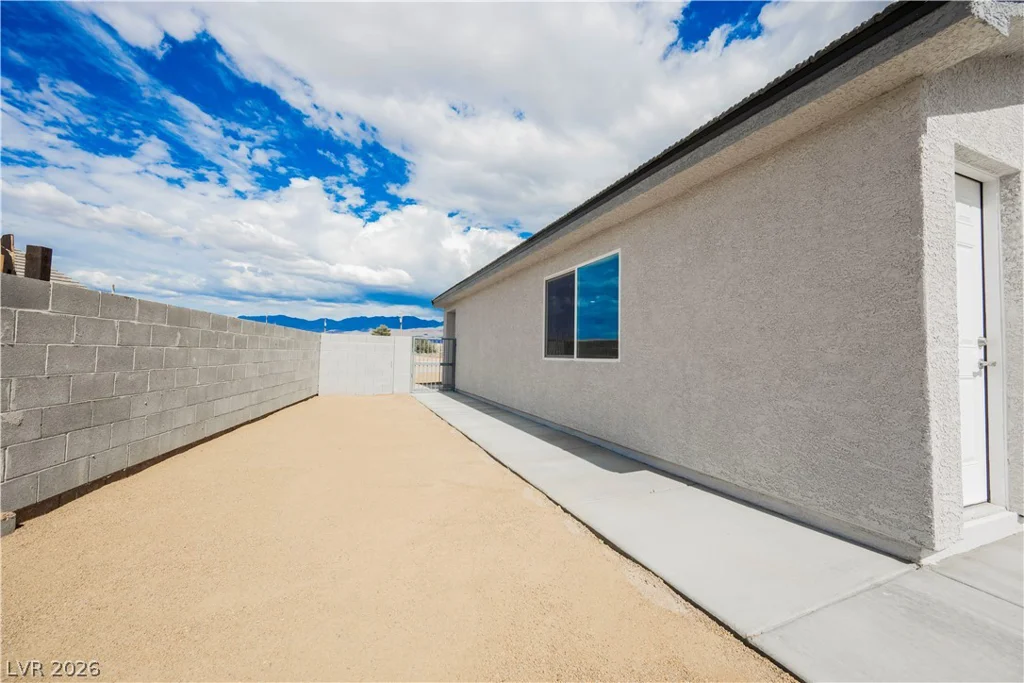 561 Valiant, Pahrump, NV 89060