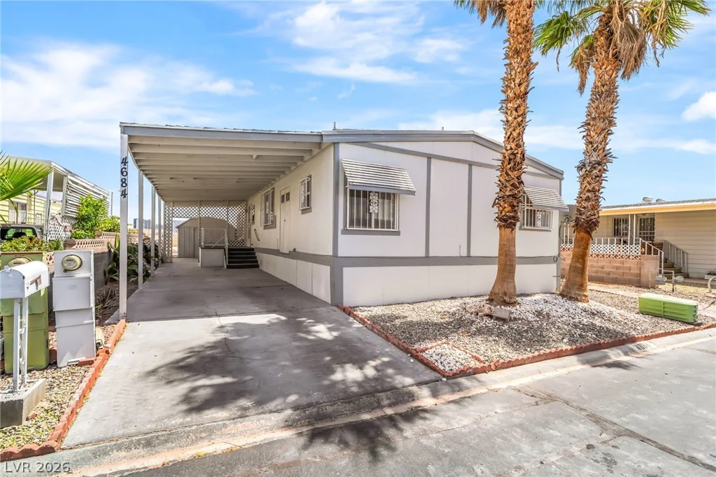 4684 Royal Ridge, Las Vegas, NV 89103