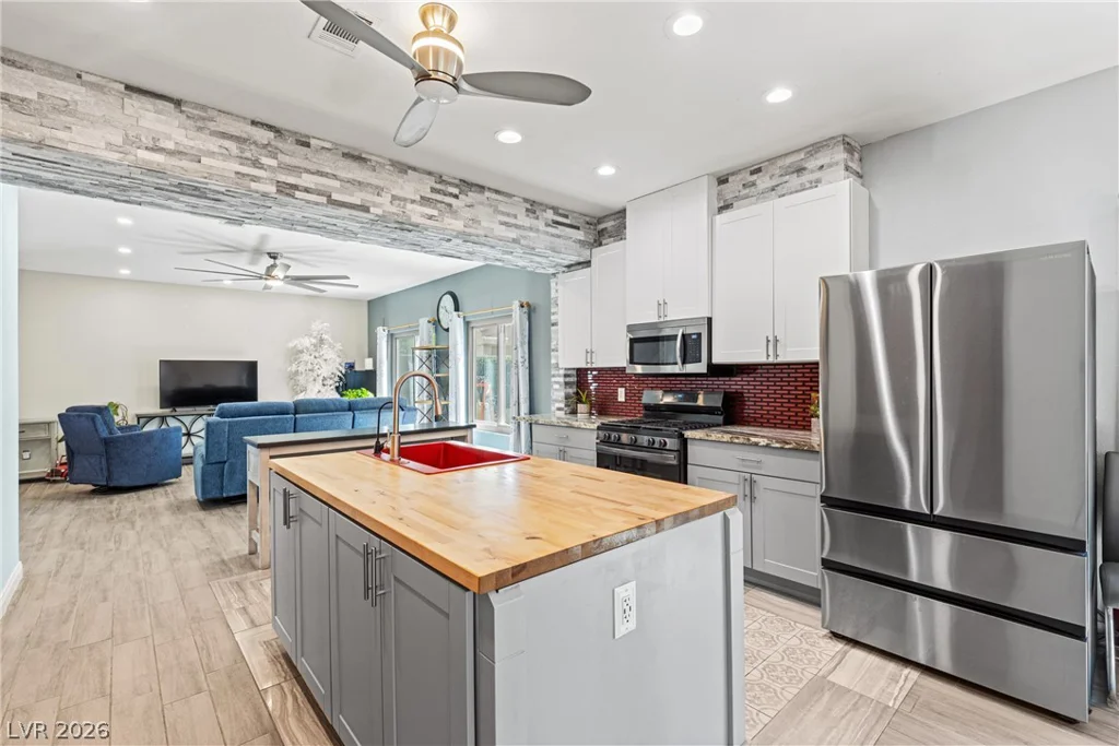 311 Lander, Henderson, NV 89074