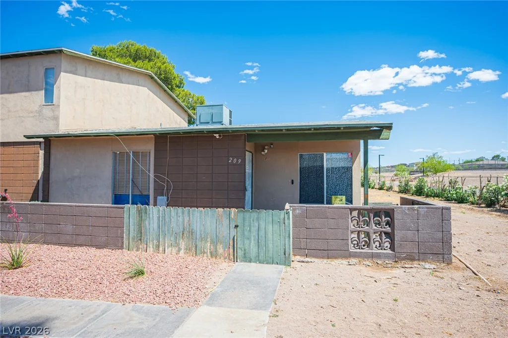 209 Van Wagenen, Henderson, NV 89015