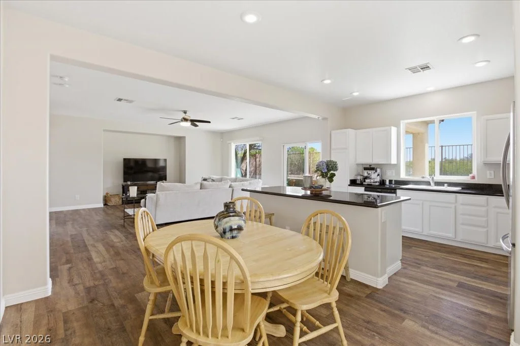 8104 Loma Del Ray, Las Vegas, NV 89131