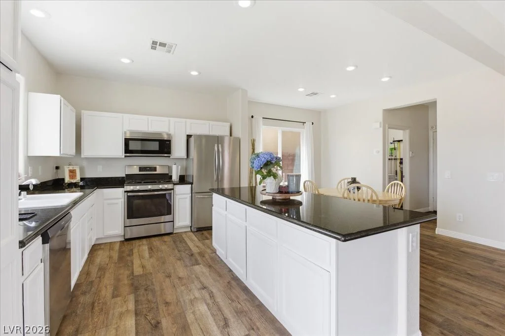 8104 Loma Del Ray, Las Vegas, NV 89131