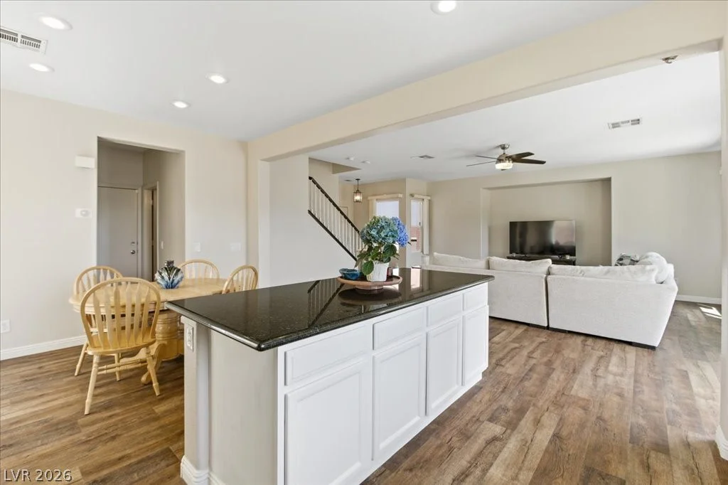 8104 Loma Del Ray, Las Vegas, NV 89131