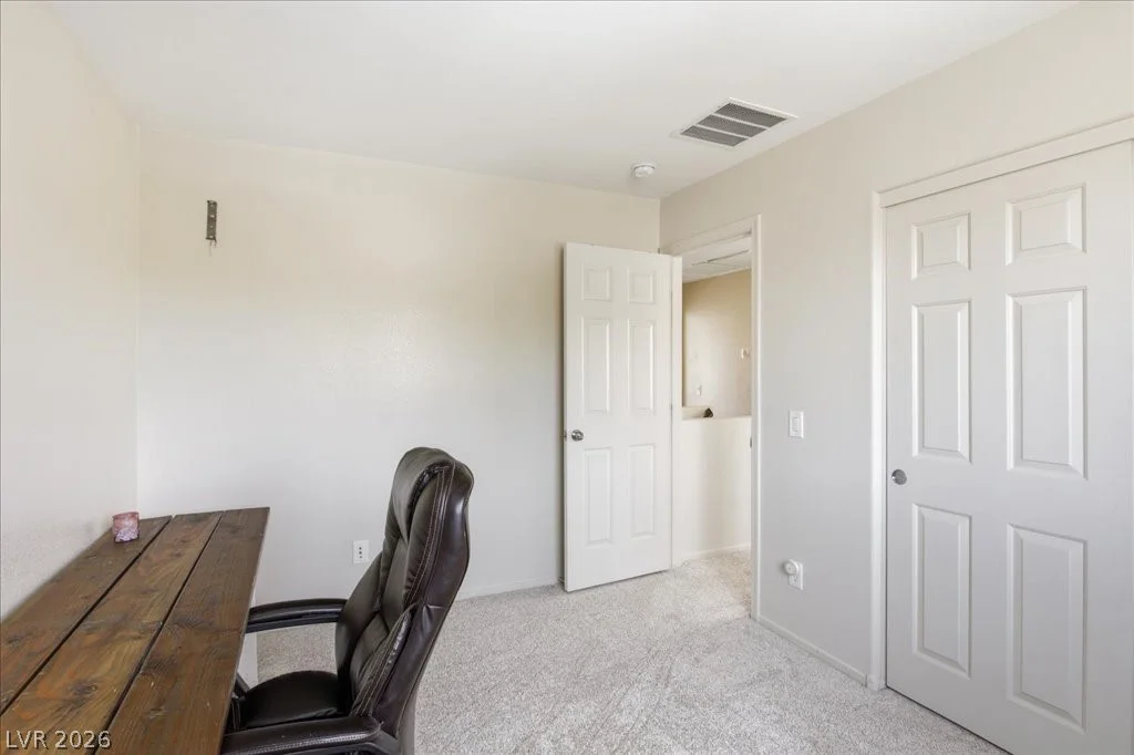 8104 Loma Del Ray, Las Vegas, NV 89131