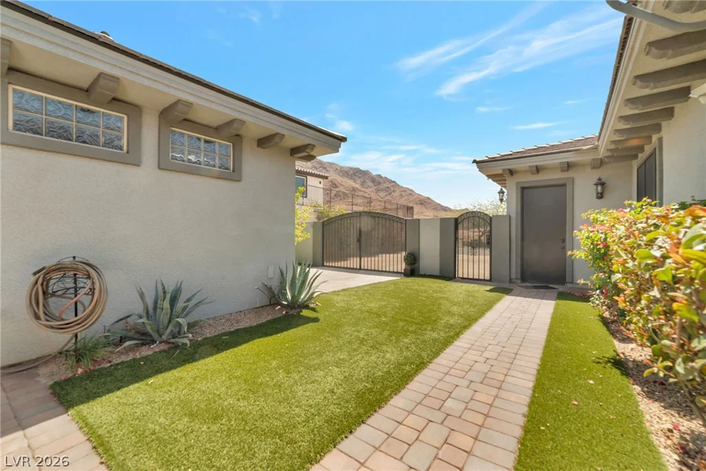 7132 Polita, Las Vegas, NV 89156