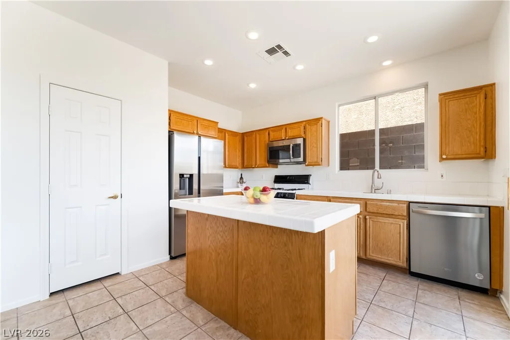 10208 Turin, Las Vegas, NV 89144