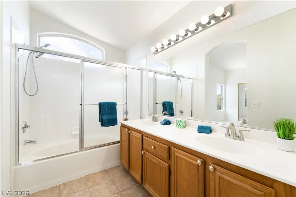 10208 Turin, Las Vegas, NV 89144