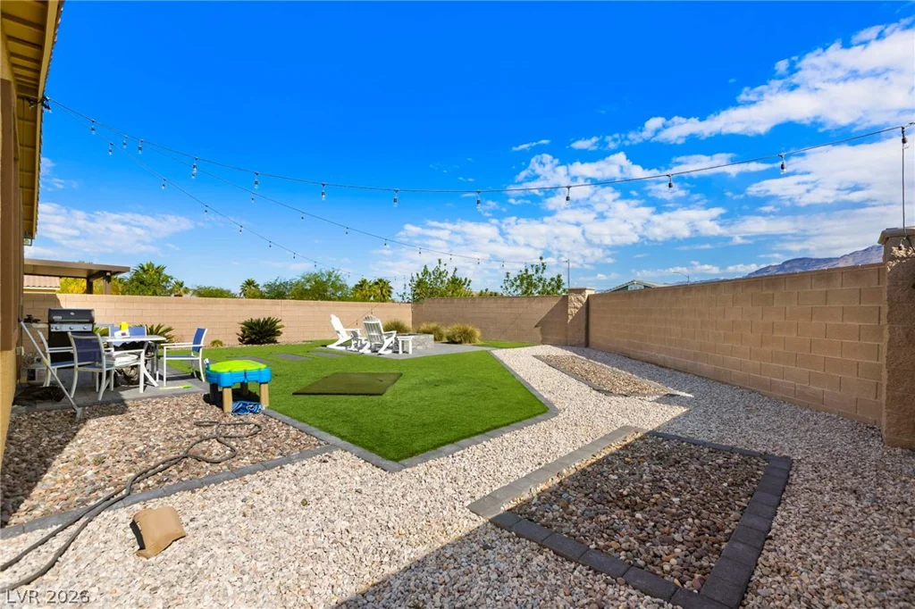 4304 Solitude Falls, North Las Vegas, NV 89084