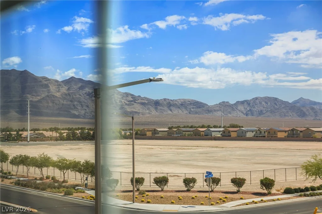 4304 Solitude Falls, North Las Vegas, NV 89084
