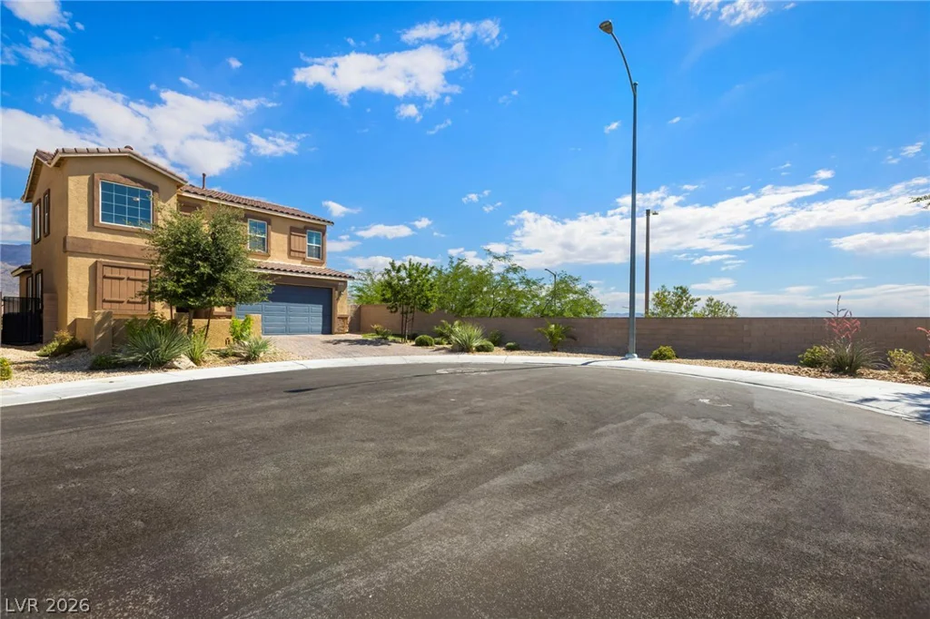 4304 Solitude Falls, North Las Vegas, NV 89084